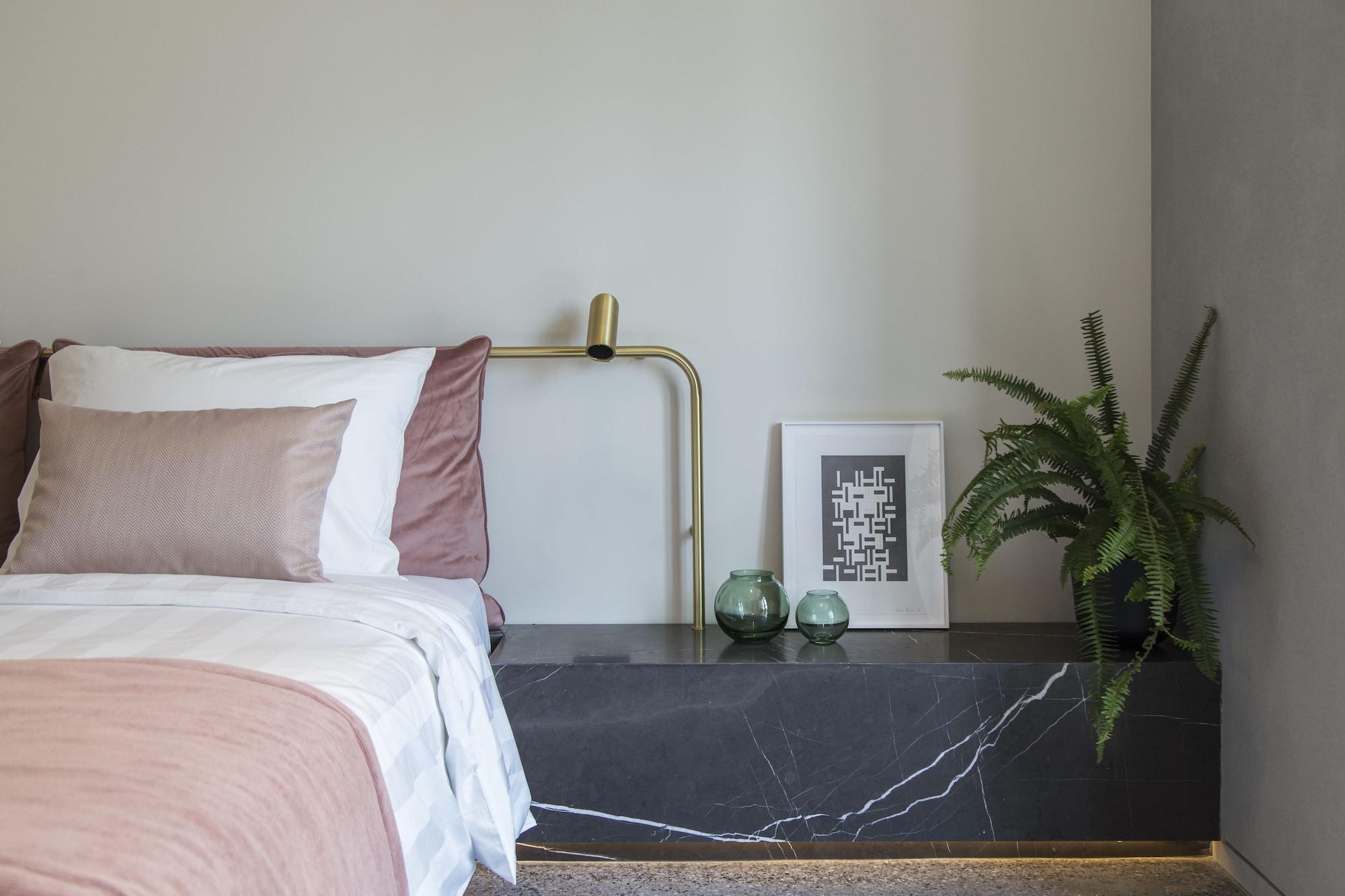 Perianth Hotel Athén Kültér fotó A bedroom in the new building