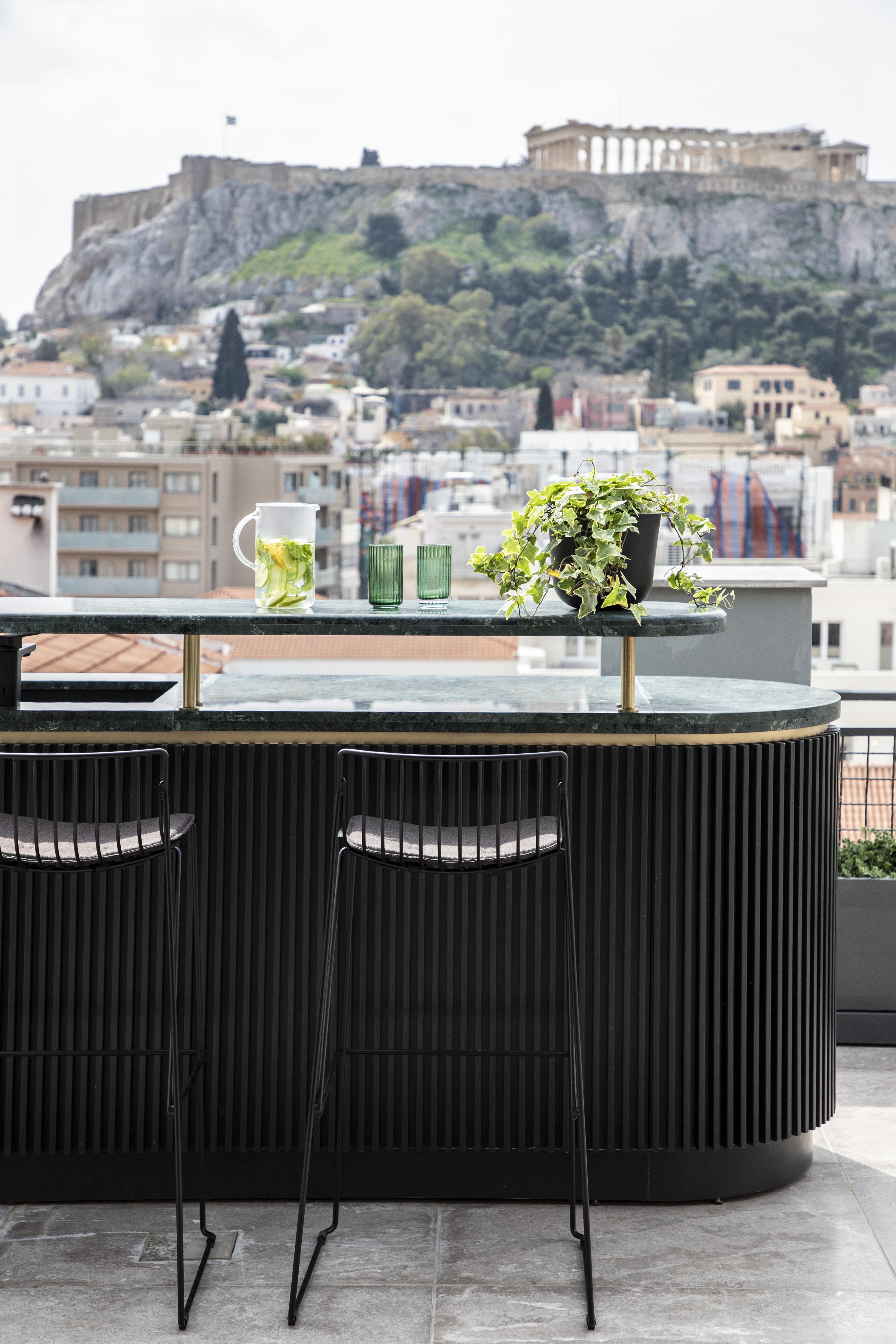 Perianth Hotel Athén Kültér fotó A balcony